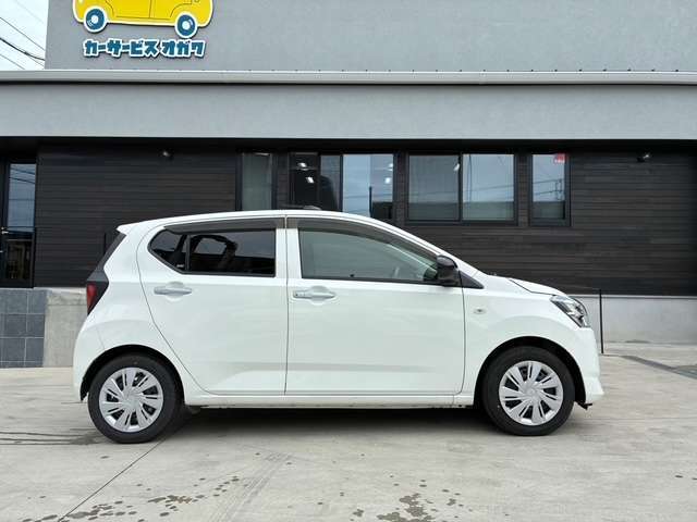 支払総額表示の場合は、『店頭納車に関わる際の全ての費用』です。県外（市外・遠い地域の方）のお客様には、県外登録費用、陸送費など別途費用がかかりますのでお気軽にお問い合わせ下さい。