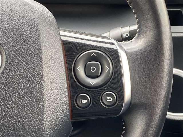 ステアリングスイッチ（右）