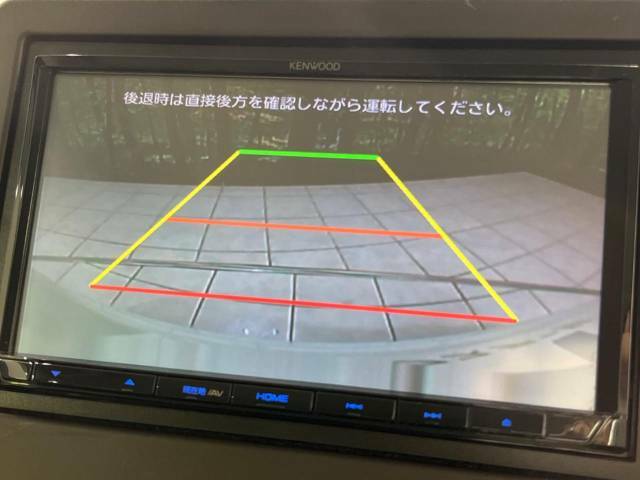 【バックカメラ】駐車時に後方がリアルタイム映像で確認できます。大型商業施設や立体駐車場での駐車時や、夜間のバック時に大活躍！運転スキルに関わらず、今や必須となった装備のひとつです！