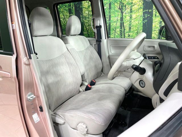 運転席シート廻りは使用感も少なく、良好な状態となっています。丁寧に使われていたことがよくわかりますね。