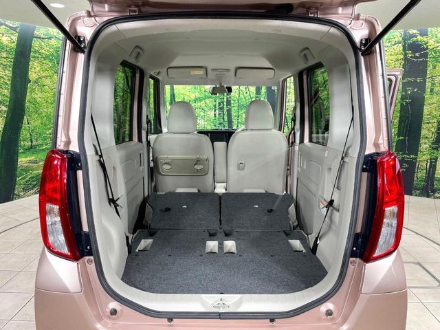 積み下ろしのしやすいデッキにはたっぷりと荷物を積み込んでいただけます。遊びから仕事まで、様々なシーンで頼れます♪