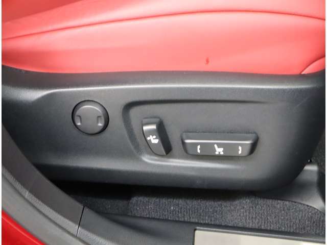 可動域の広いパワーシート