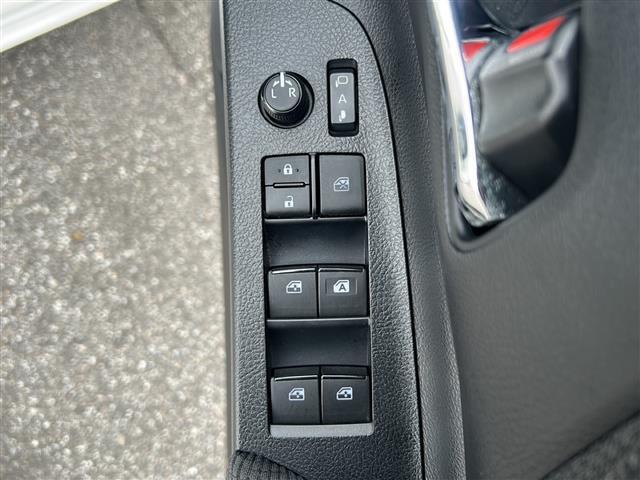 店舗にて現車の確認もいただけますので、お電話で在庫のご確認の上、是非ガリバー黒部店までご来店くださいませ！！！