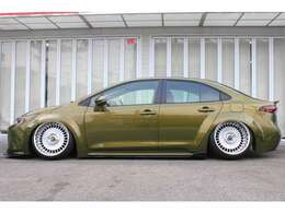 エアフォース　エアサスはスーパーパフォーマンスキットのスリムエアバッグ仕様　全下げ状態です