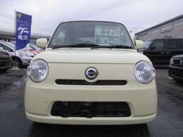 CVT搭載　低燃費車　ボディカラーはライトイエロー　禁煙車