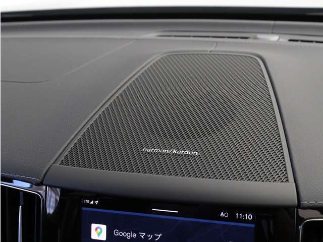 【harman/kardon】世界のオーディオファン垂涎のプレミアムサウンドシステムを搭載。原音に近い音場空間を忠実に再現。乗る人すべてに最良の音響体験を提供します。