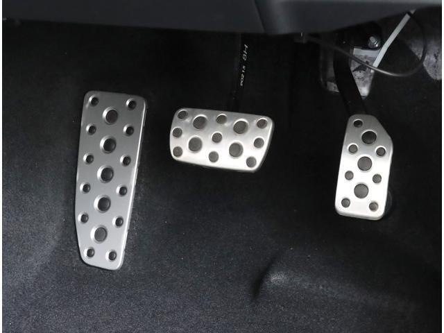 後退ブレーキアシスト機能も装備！画面表示と警告音で危険をお知らせいたします！リヤバンパーに装備した4つのセンサーが障害物を察知！！状況によってはブレーキも作動します！！