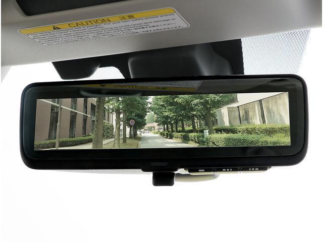 まごころクリーニングを実施済み！運転席、ステアリングやシフトノブにカバーを掛けて展示しております！！