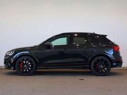 Audi RS Q3/ブラックAudi rings＆ブラックスタイリング/アルミホイール 5Vスポークポリゴンデザイン ブラック 8.5J x 21 255/35 R21/マトリクスLEDヘッドライト