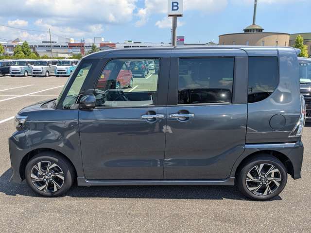 アフターサービスも安心！！ 自社整備工場・自社鈑金工場・積載車を完備しておりますので、お客様のご購入後も手厚くサポートいたします！！