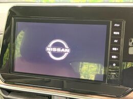 【純正9型ナビ】人気の純正ナビを装備しております。ナビの使いやすさはもちろん、オーディオ機能も充実！キャンプや旅行はもちろん、通勤や買い物など普段のドライブも楽しくなるはず♪