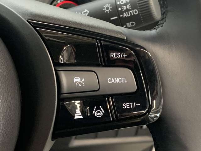 ホンダセンシング付きです！様々な安全装備と運転支援装置があなたを危険から守り運転の負担も軽減してくれます！操作は簡単ですので心配はしないで下さい。