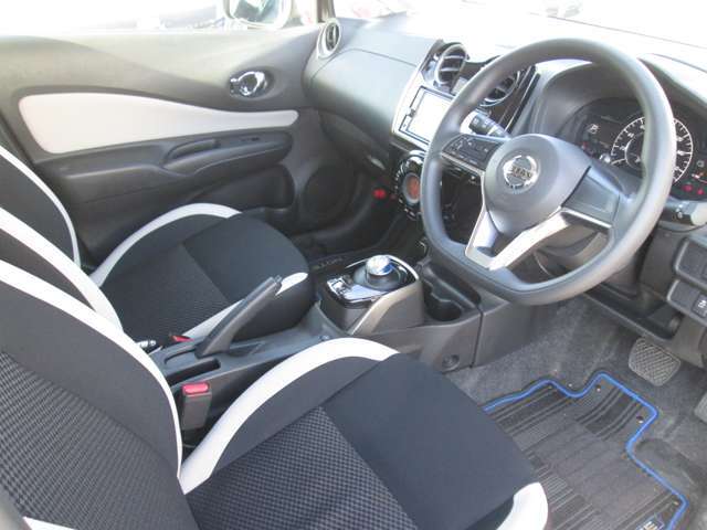 視界が良く運転性の良いフロントシート
