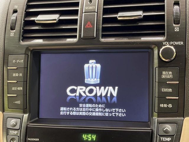 【純正ナビ】人気の純正ナビを装備しております。ナビの使いやすさはもちろん、オーディオ機能も充実！キャンプや旅行はもちろん、通勤や買い物など普段のドライブも楽しくなるはず♪