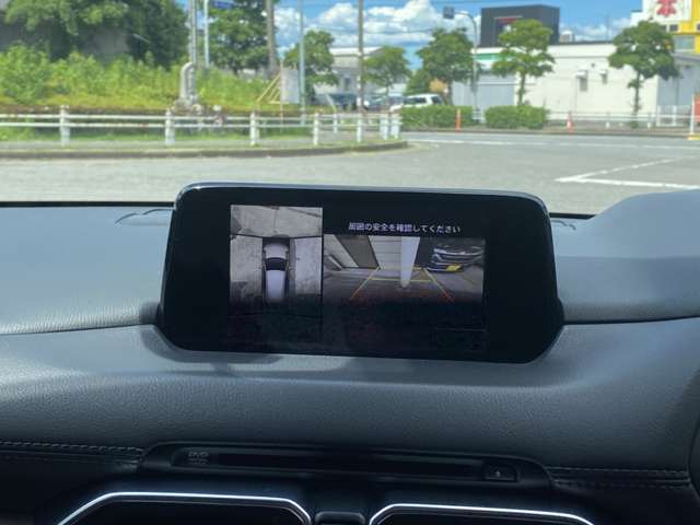 レンタカー事業も展開致しており万が一の事故時、レンタカーも迅速に対応致します。車両鈑金工場も5社様提携　　整備工場も5社様ご協力頂き、常時迅速ご対応可能　代車もベンツから軽トラまで準備しております。