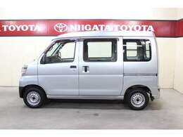 ダイハツハイゼットカーゴスペシャルクリーンになります。4WDです。