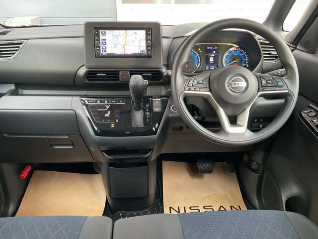 インパネ周りはこのように機能的にまとまっています。もちろんクリーニング済みで、室内もキレイです。