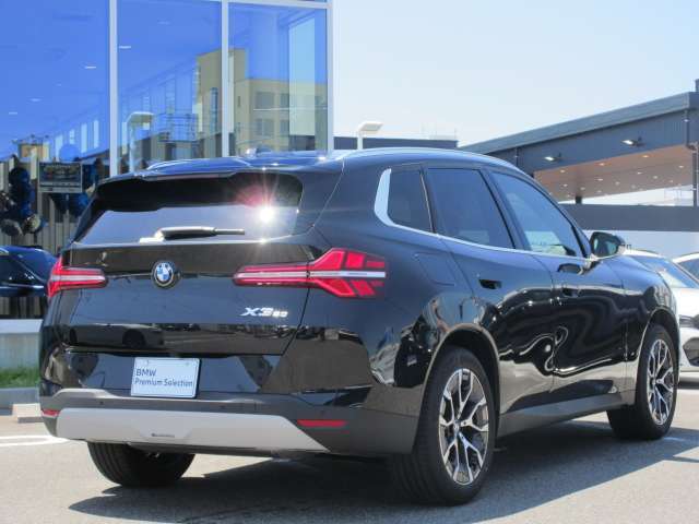 名鉄AUTOオリジナルコーティングMコートをはじめウインドフィルム施工、ドライブレコーダー取付、BMWパフォーマンスアクセサリーなど各種承ります。