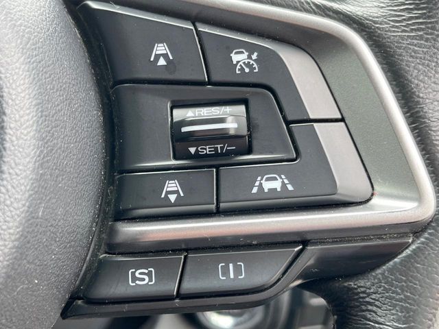 【全車速追従機能付クルーズコントロール】高速道路での長距離走行が楽に！！自動で速度を保つクルーズコントロールが、衝突軽減システムと連携し、前方の車両を感知して車間を保つように速度調節してくれます！！