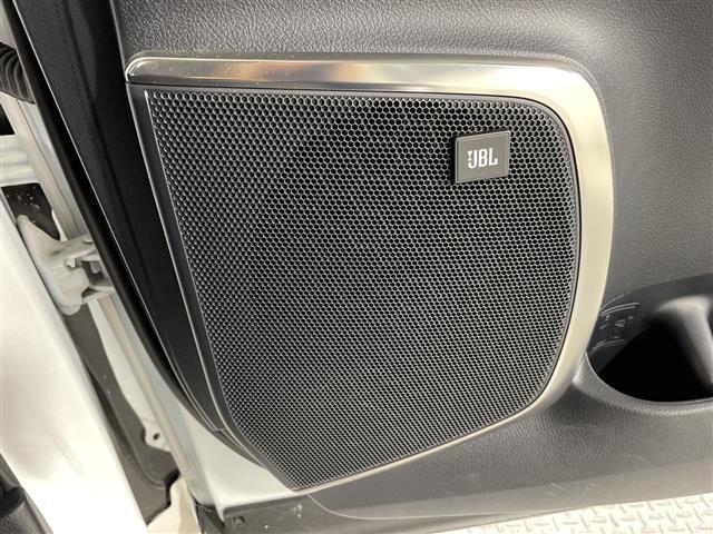 【JBL（プレミアムサウンド）】トヨタでお出かけの際には、ぜひ素敵な音楽体験を！ありふれた一日にも特別な体験を！ドライブの時間を上質な音楽でお楽しみいただけるサウンドシステムが搭載されています♪