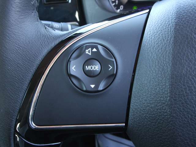 ステアリングリモコンスイッチ