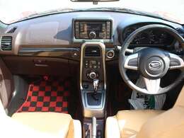 すっきりとしたコペンらしいデザインのダッシュ回り！フロントビューの視認性もよく運転しやすいと思います★