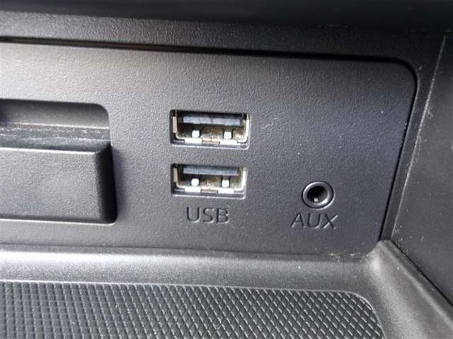 USB充電ポートが2つついてます！