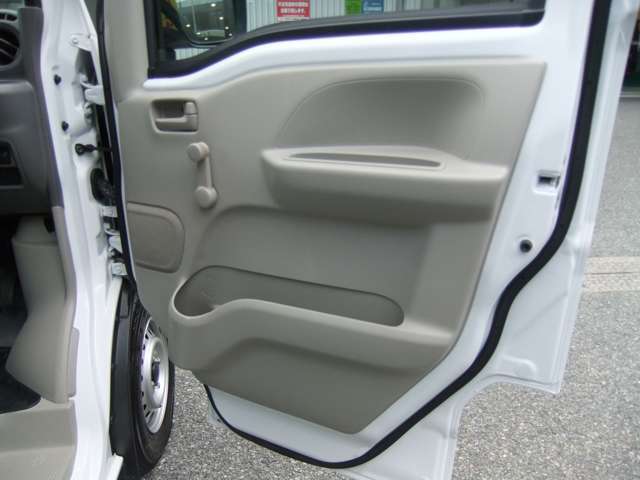 ☆スズキ自販近畿、豊中センターのお車をご覧下さいまして誠にありがとうございます。たくさんのお客様にご来店して頂けますよう『豊富な在庫』と『認定中古車』を取り揃えておりますので是非ご来店下さいませ。
