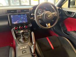 実際に車に乗った時毎日見る風景です。実は撮影する時も気分が上がります...笑。キズ凹み勿論ありません。