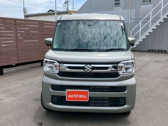 ご納車前には、徹底した内外装のクリーニングを心がけております。