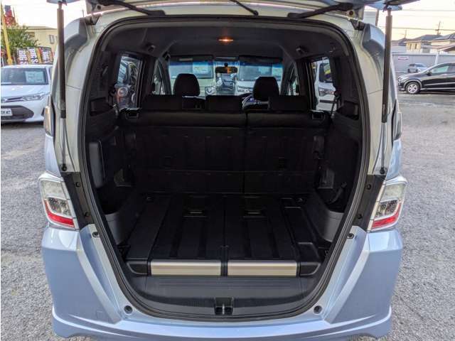 ■当社人気オプションガラスコーティングをキャンペーン価格にて施工中！！納車時のツヤを維持したい方！洗車などが面倒な方！今までガラスコーティングをご利用になられた方！是非この機会にご利用ください♪