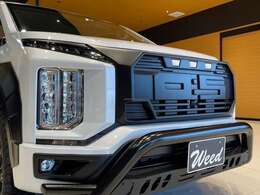 3連LEDデイライトが存在感を引き立てます♪