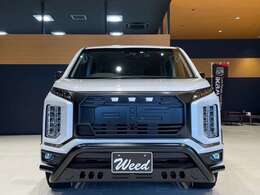 アメリカン・ピックアップを彷彿させる大胆なフロントグリル！