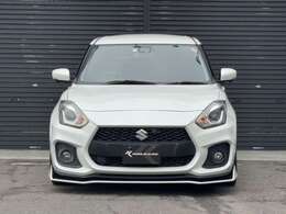 こちらの車両をベースに追加カスタムのご依頼も大歓迎でございます。自社製品から社外製品まで、幅広く取扱いしております。気になる商品、理想の車のイメージがありましたら何でもご相談ください。