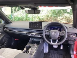 ご覧のように、視界が広く運転しやすいように設計されています。また、プラズマクラスター技術搭載デュアルフルオートエアコンで快適です。