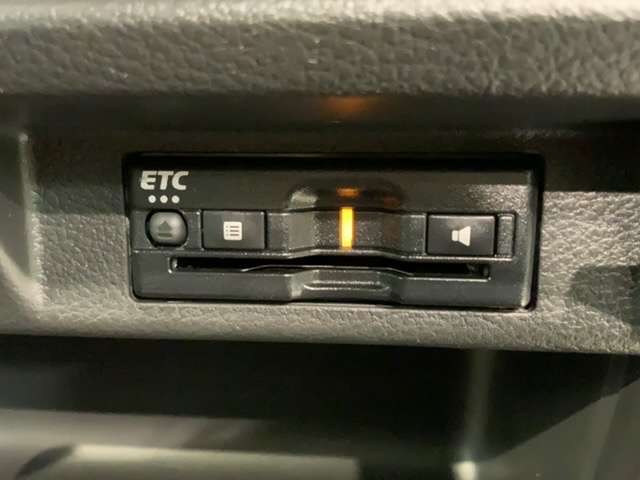 いまや快適なカーライフに欠かせないETCが付いています。