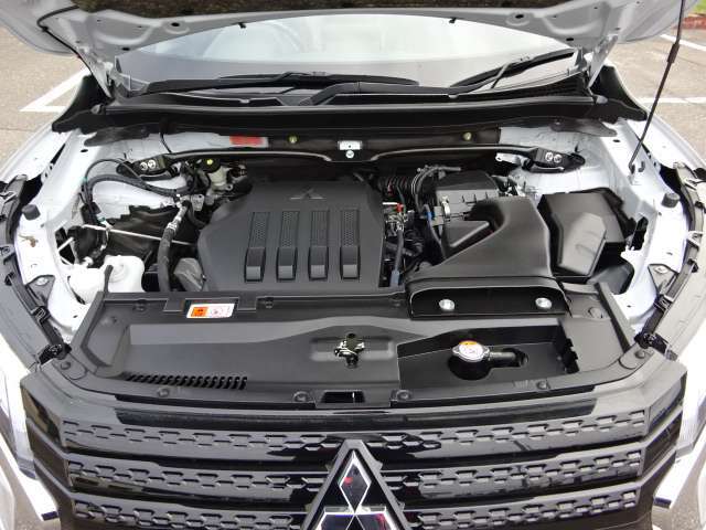 ウオッシャー液やクーラント液などの補充はこちらからになります。