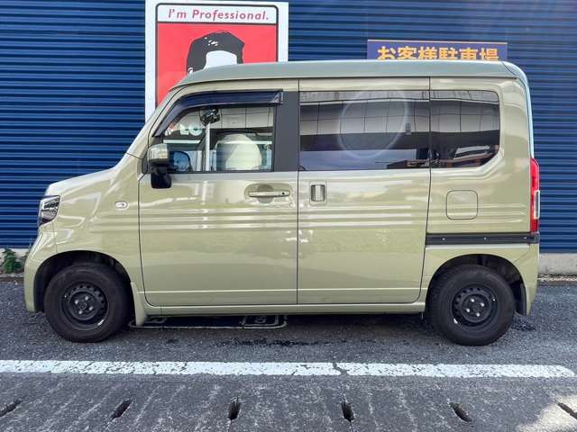 中古車を購入する際の不安や疑問には、当社のスタッフが丁寧に説明しますので、遠慮なくお問い合わせください。また、第三者機関による鑑定も実施しています。