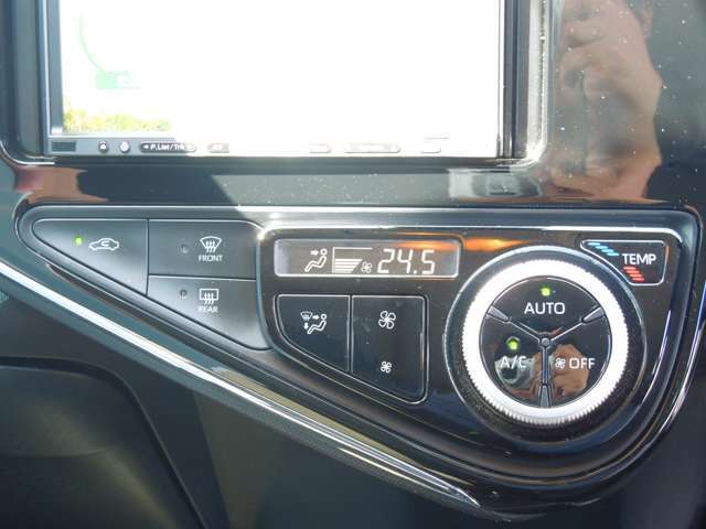 低燃費コンパクトカー多数展示中です。試乗走行も可能なのでスタッフまでお声がけください