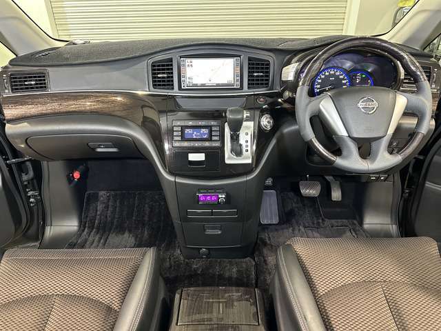 ☆カスタム内容☆ロクサーニ　21インチAW/社外デジタルインナーミラー/白⇔黄切替フォグ/シーケンシャルウィンカー/リアスモークフィルム/ダッシュマット