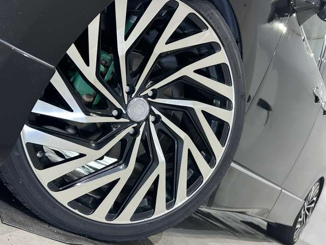 ☆数ある中から当社の車両を閲覧いただきまして、誠にありがとうございます☆公式ラインのお問い合わせで、納車前に［ウイルス対策・抗菌消臭］車内施工をサービス致します。☆　公式ラインID：＠139rzrqn