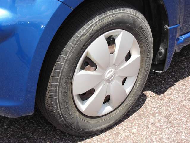 日産純正ホイールキャップです。