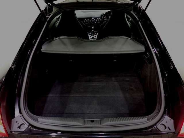 ラインアップは、ターボ付2L　直噴ガソリンエンジン（2.0　TFSI）を搭載。