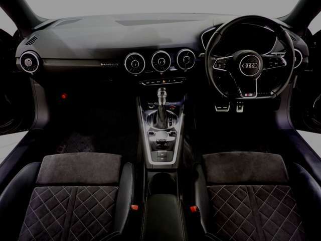 日本全国ご納車致します。陸送会社のプロフェッショナルが全国のご自宅前までしっかりと安全にお車をお持ち致します。