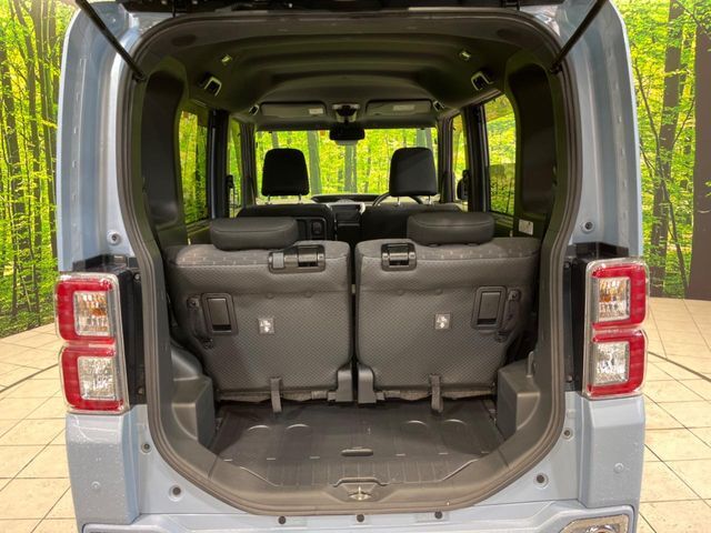 普段のお買い物や通勤、送迎等に十分な荷室スペースを確保しております。セカンドシートを倒すと、大きな荷物の積載も可能です♪