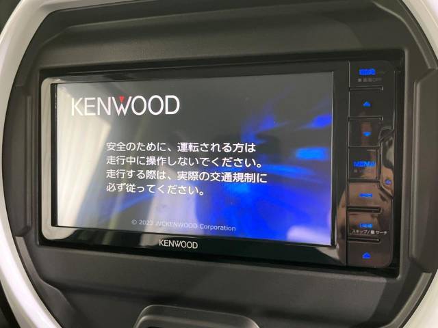 【ナビゲーション】目的地までしっかり案内してくれる使いやすいナビ。Bluetooth接続すればお持ちのスマホやMP3プレイヤーの音楽を再生可能！毎日の運転がさらに楽しくなります！！