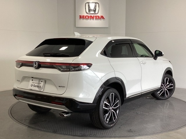 【Honda認定中古車 U-Select】　は3つの安心をお約束します。　1　Hondaのプロが整備した安心。 2　第三者機関がチェックした安心。　3　購入後もHondaが保証する安心。