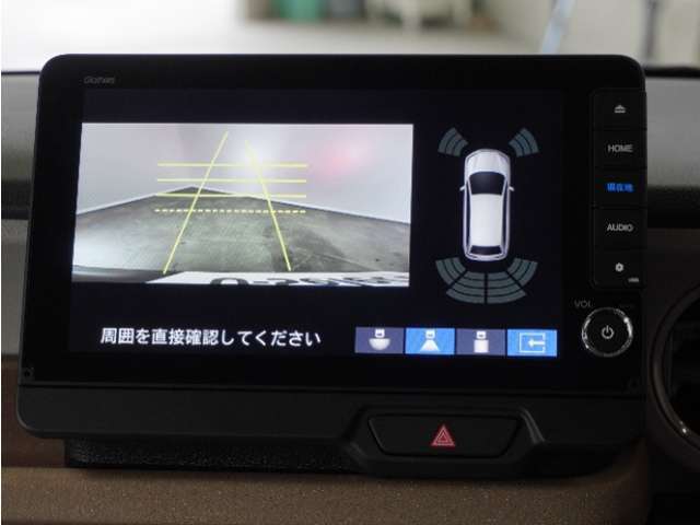 ◆バックカメラ◆リバースにするだけで映ります、後方の安全確認や、狭い駐車場での車庫入れ、雨の日や夜間など視界の悪い時に便利です！安全にバックする為には欠かせない装備です。