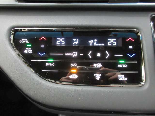 AUTOエアコンでいつでも快適な温度に！