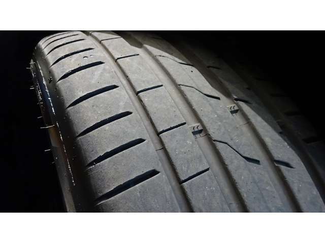 ここまでの新車おろしたてと変わらない安心をご提供できるのも、サーティファイドカーが、正規販売店での徹底したチェックと整備を経て、独自の厳しい基準をクリアした車であるからこそなのです。